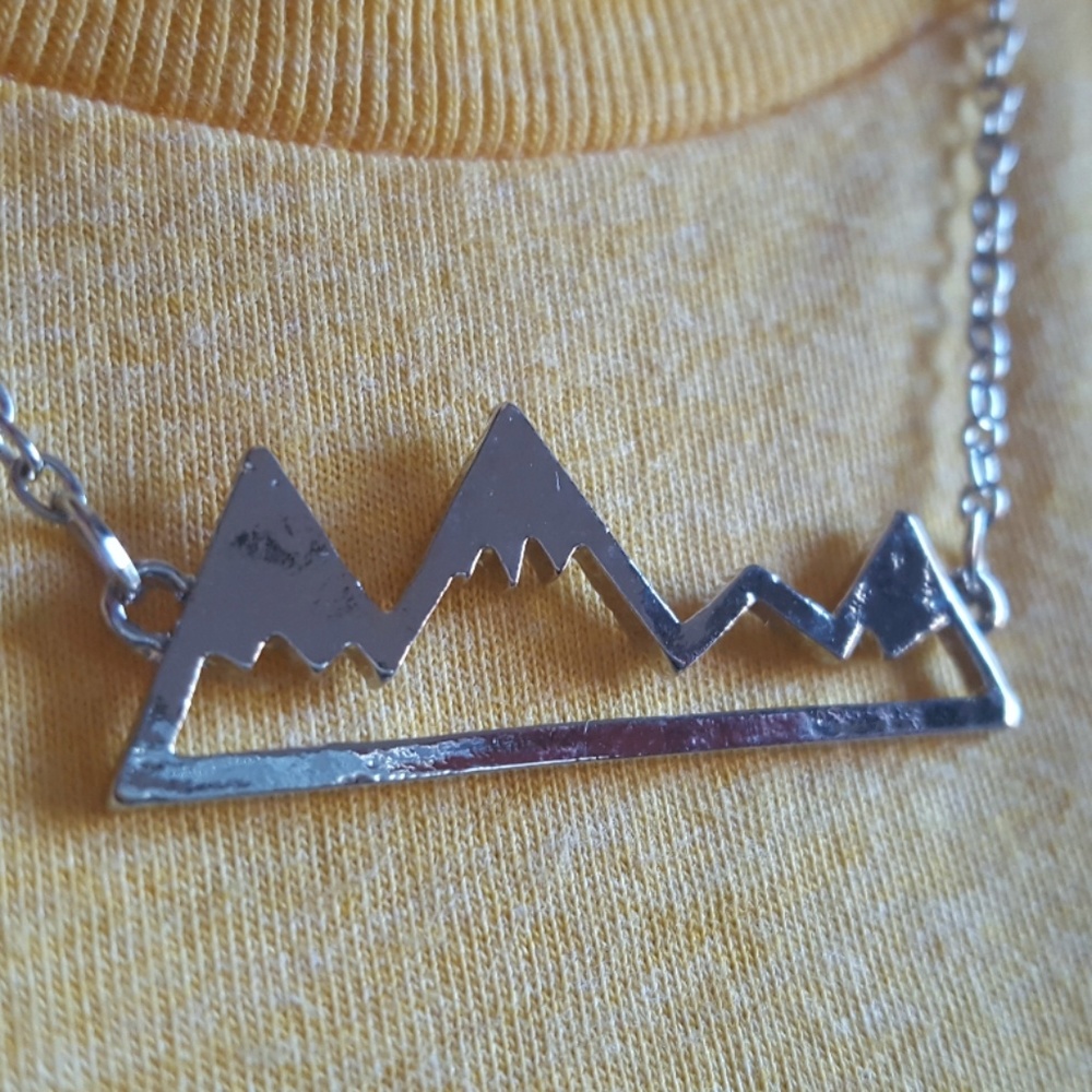Modcloth Change of Scenery Necklace in Silver - Picture 5 of 5